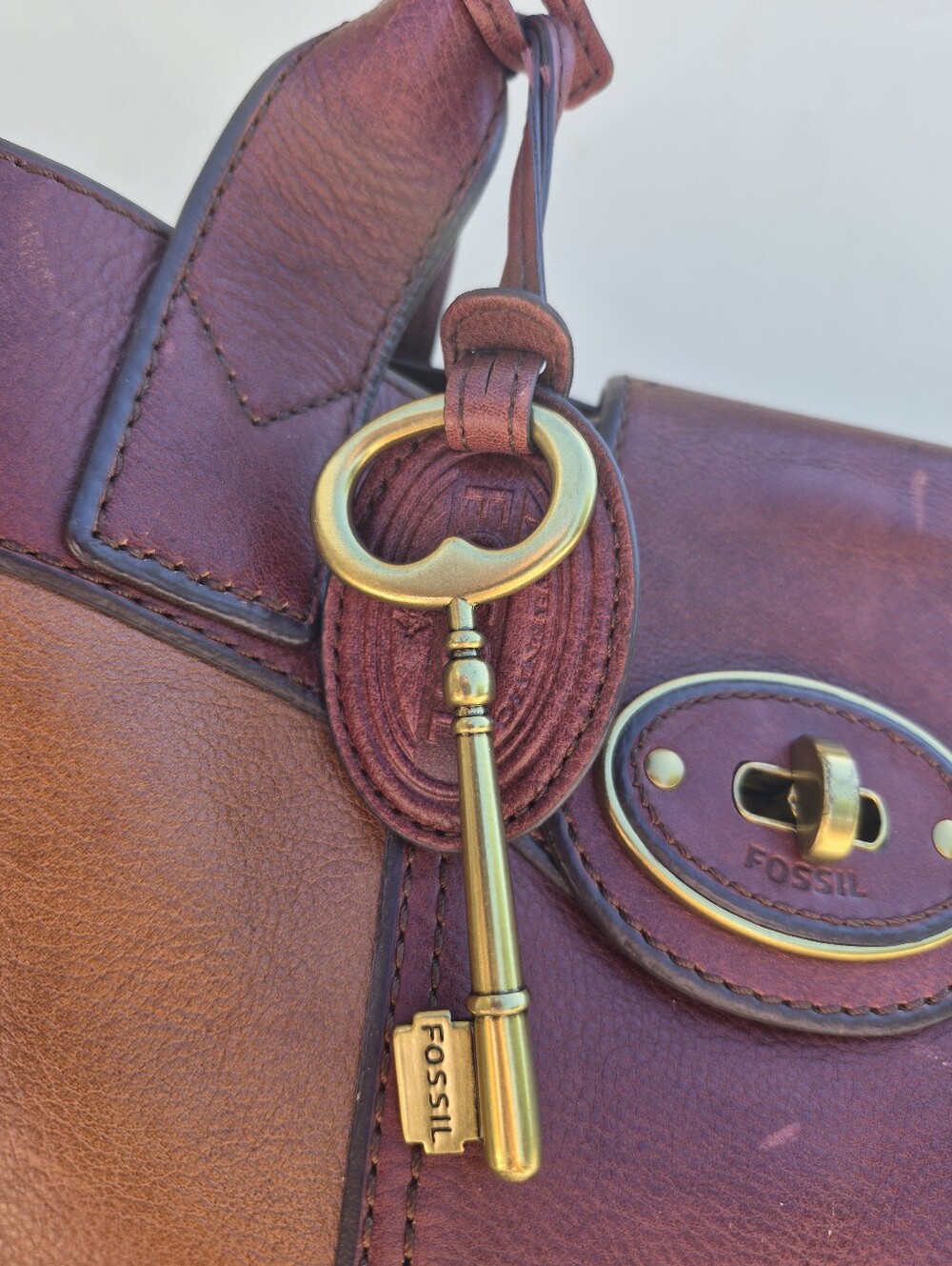 Fossil Two-Tone Leather Revival Weekender Satchel - Picture 5 of 15